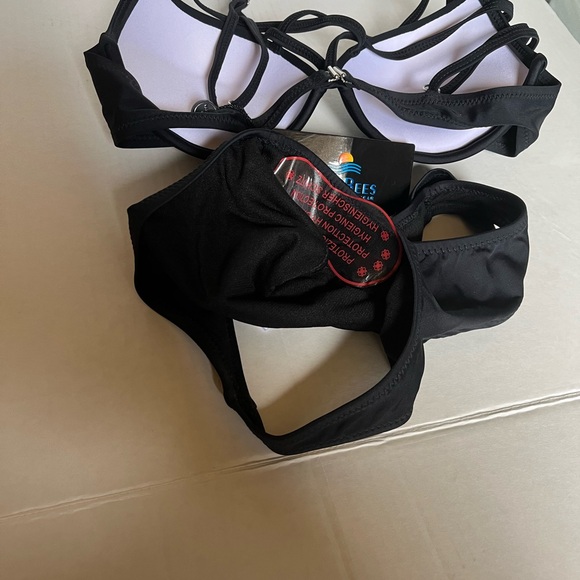 ReeBees - NWT - Black Bikini - Size M - Picture 3 of 3